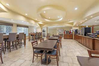 Hotel Best Western Plus Monica Royale Inn & Suites photo 5