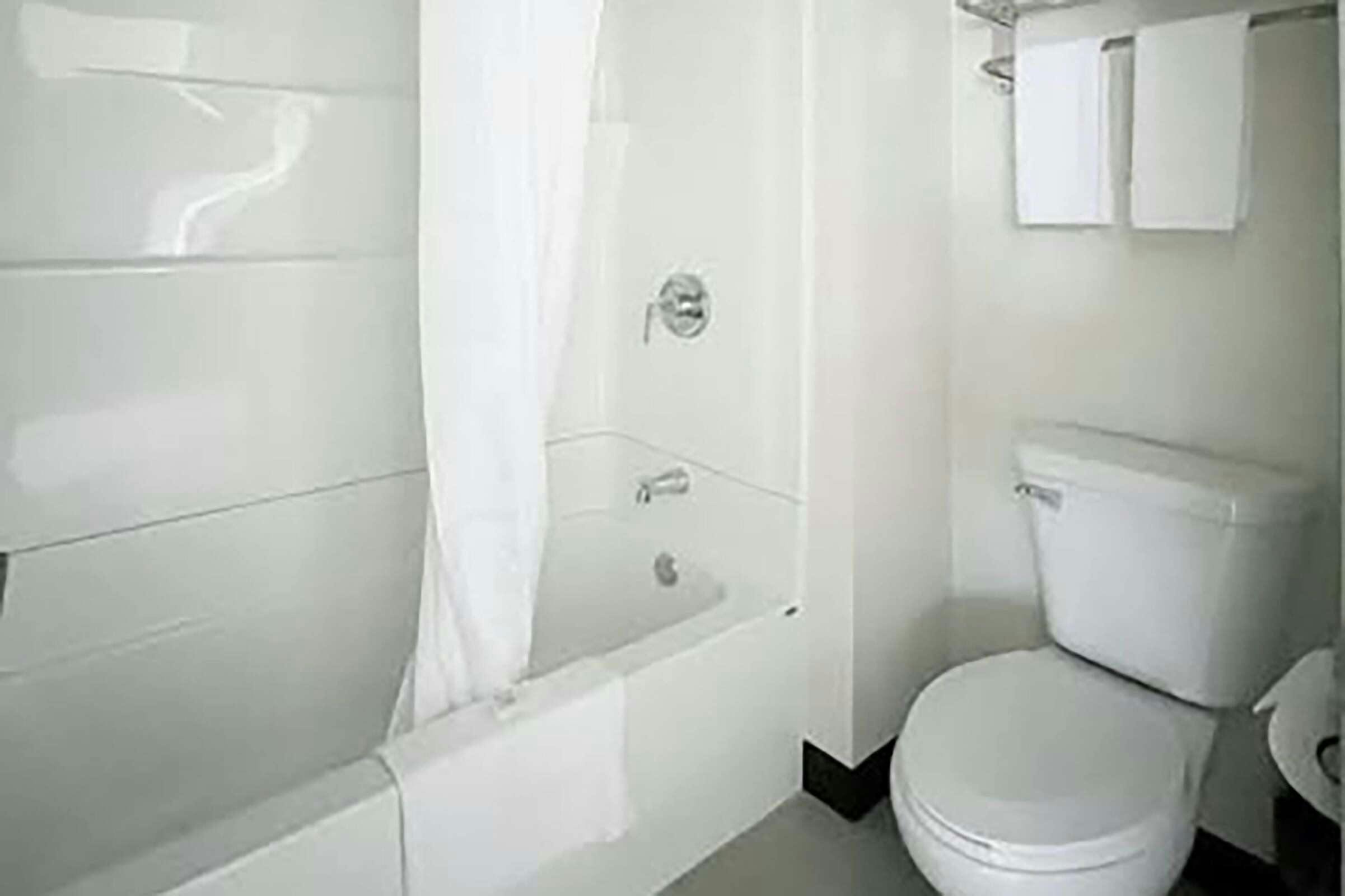 Hotel Travelodge by Wyndham Atlanta, Illinois photo 4