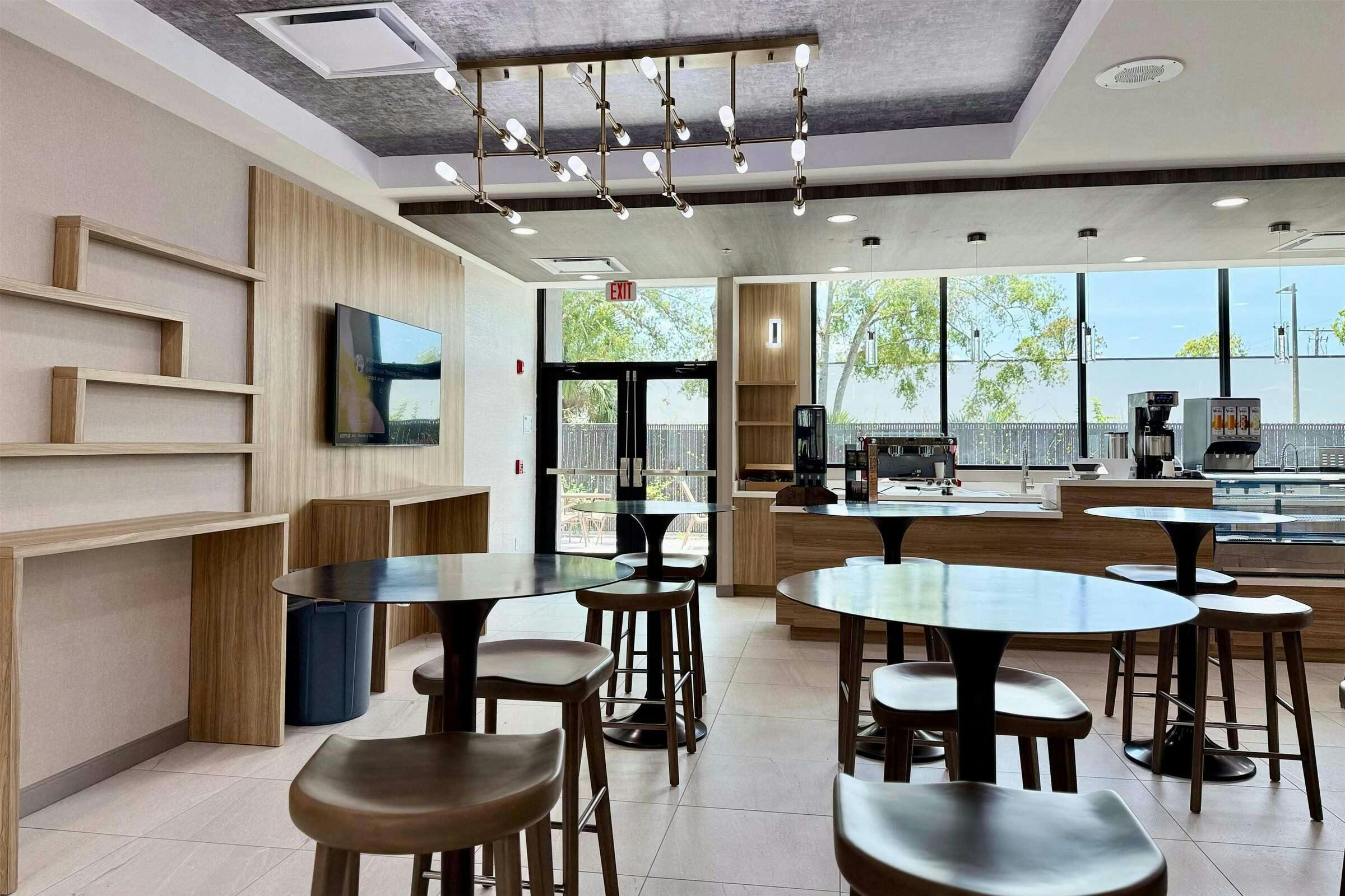 Hotel Wyndham Garden Tampa Fairgrounds/Casino photo 2