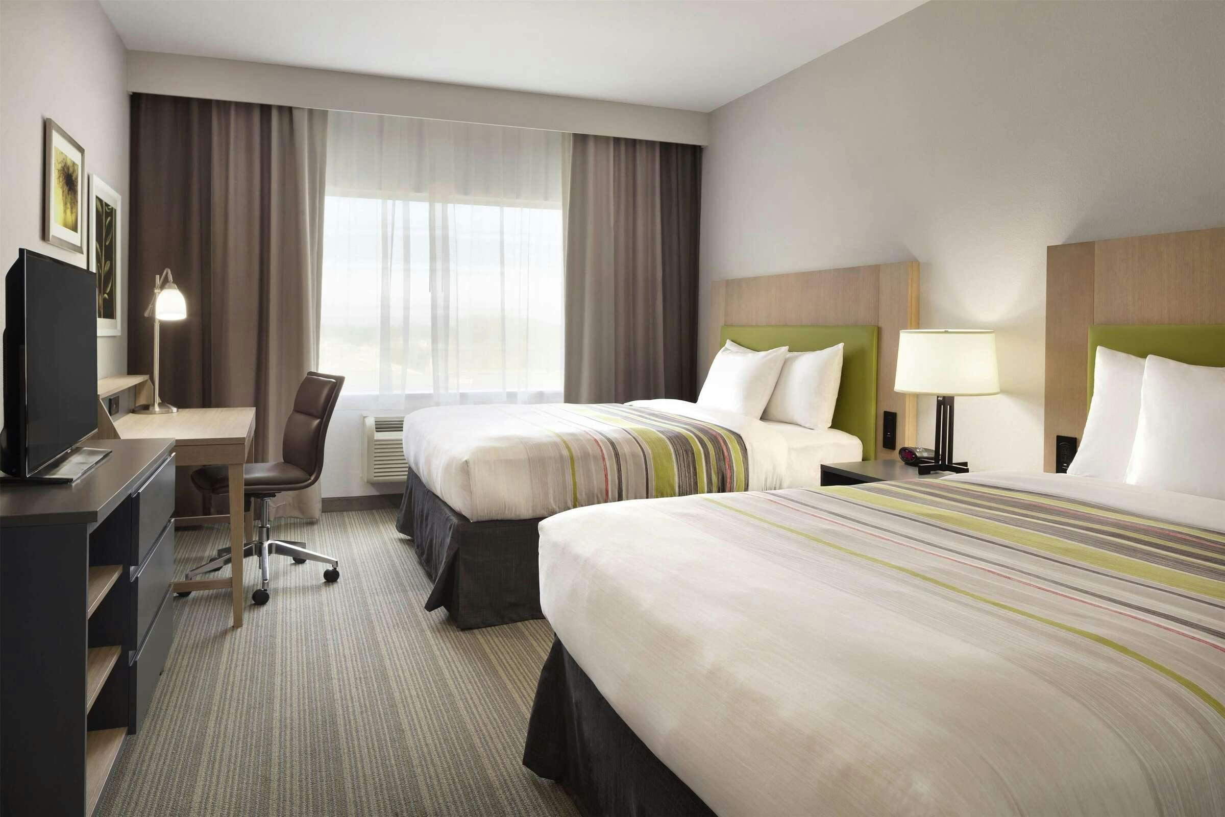 Hotel Ramada Houston Westchase photo 2