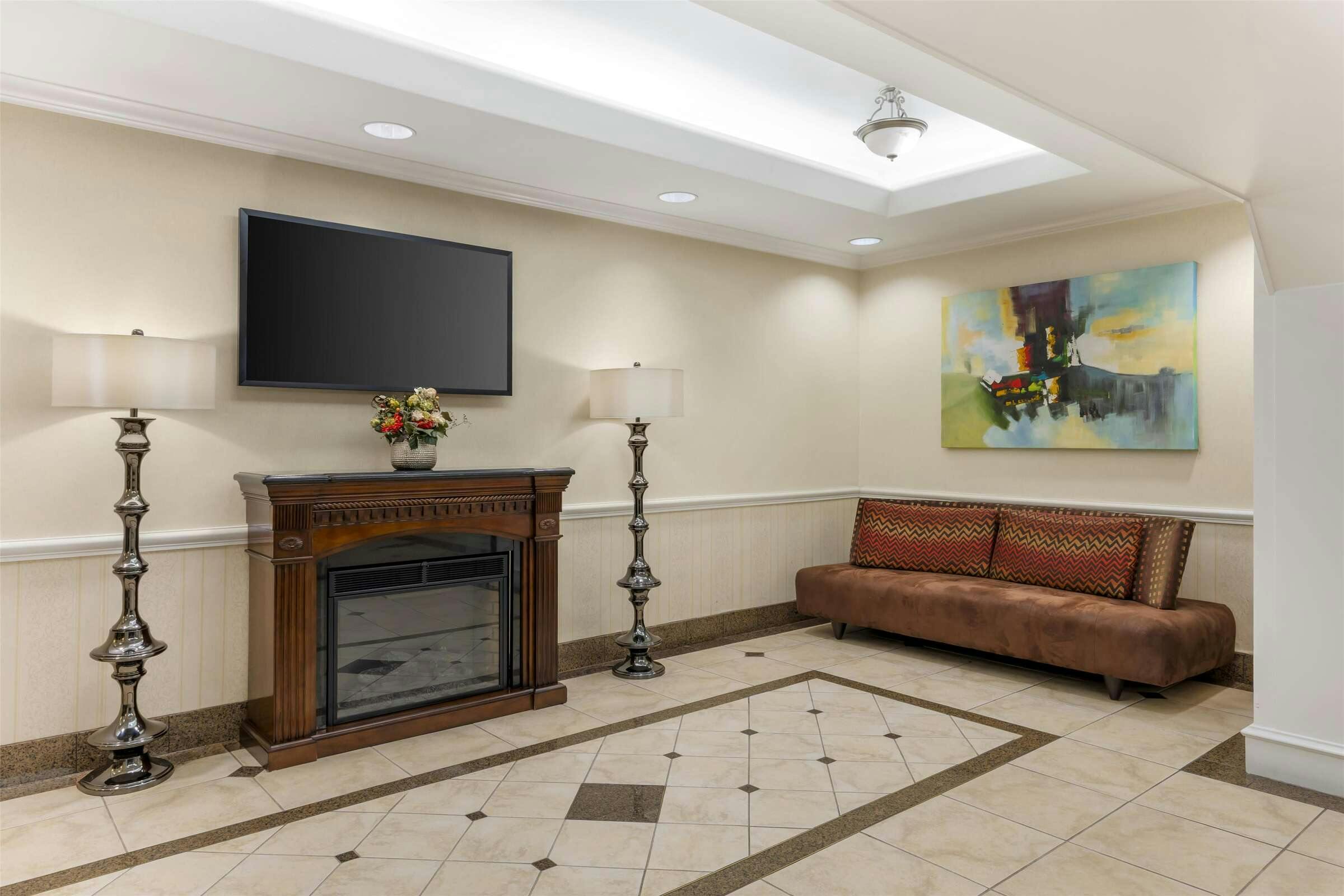 Hotel Best Western Plus Waxahachie Inn & Suites photo 3