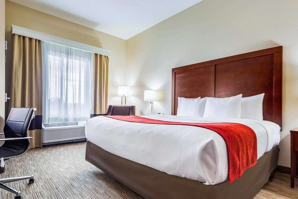 Hotel Comfort Inn & Suites North Platte photo 1