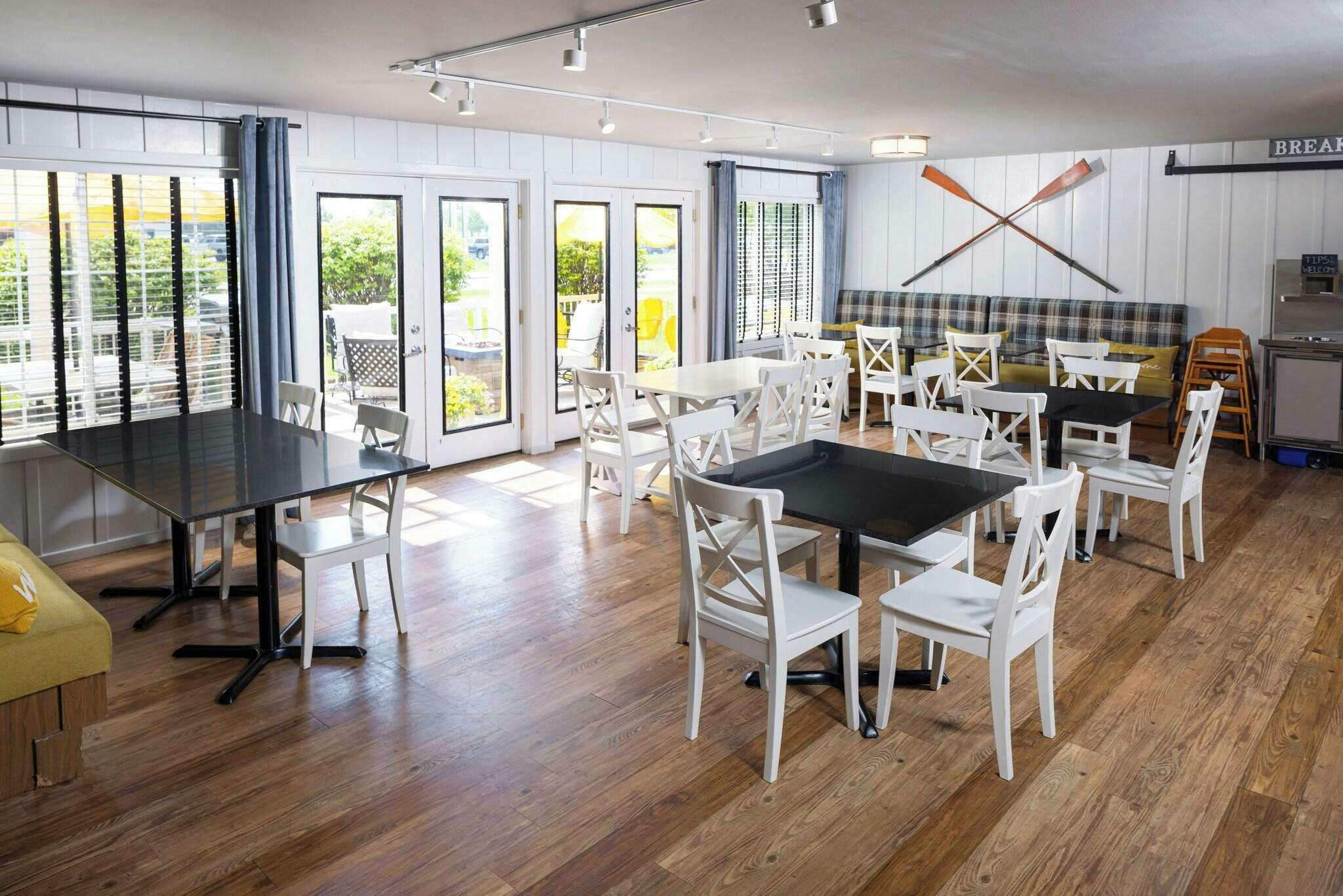 Hotel Harbor Town Inn, BW Signature Collection photo 4