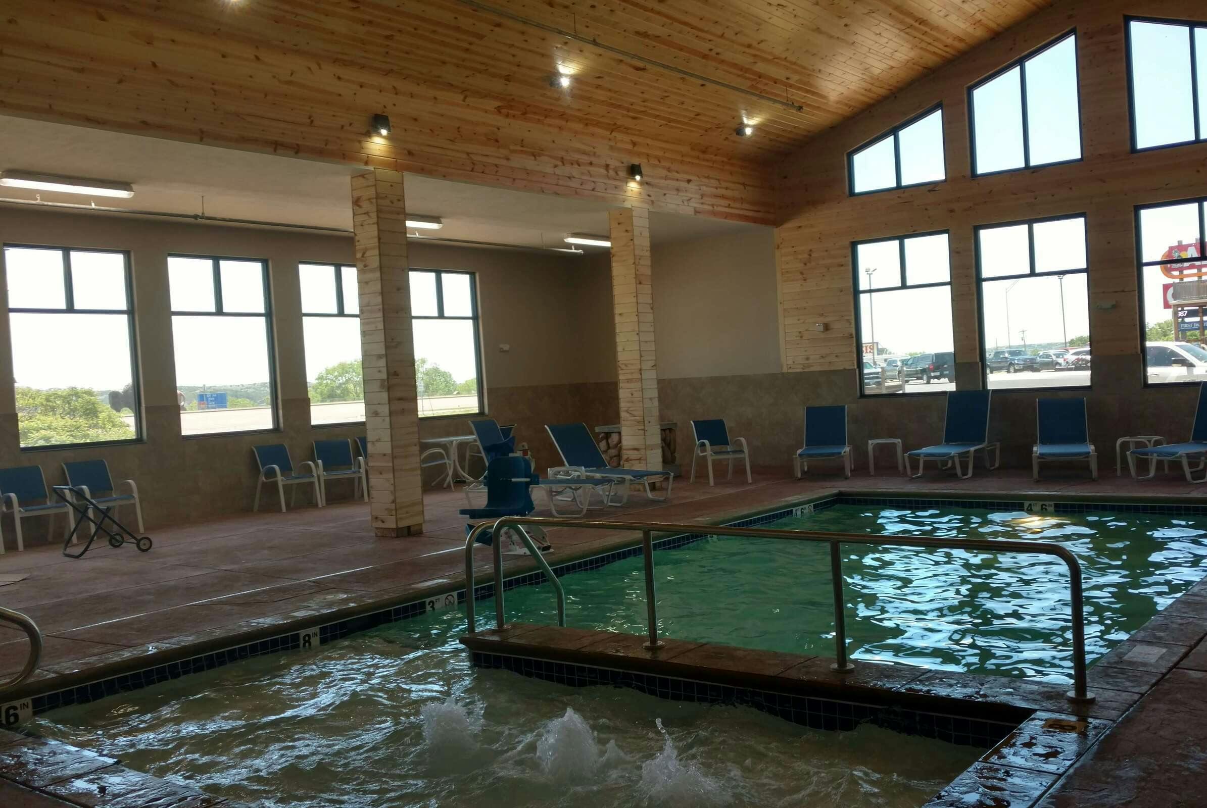 Hotel Baymont by Wyndham Oacoma photo 1