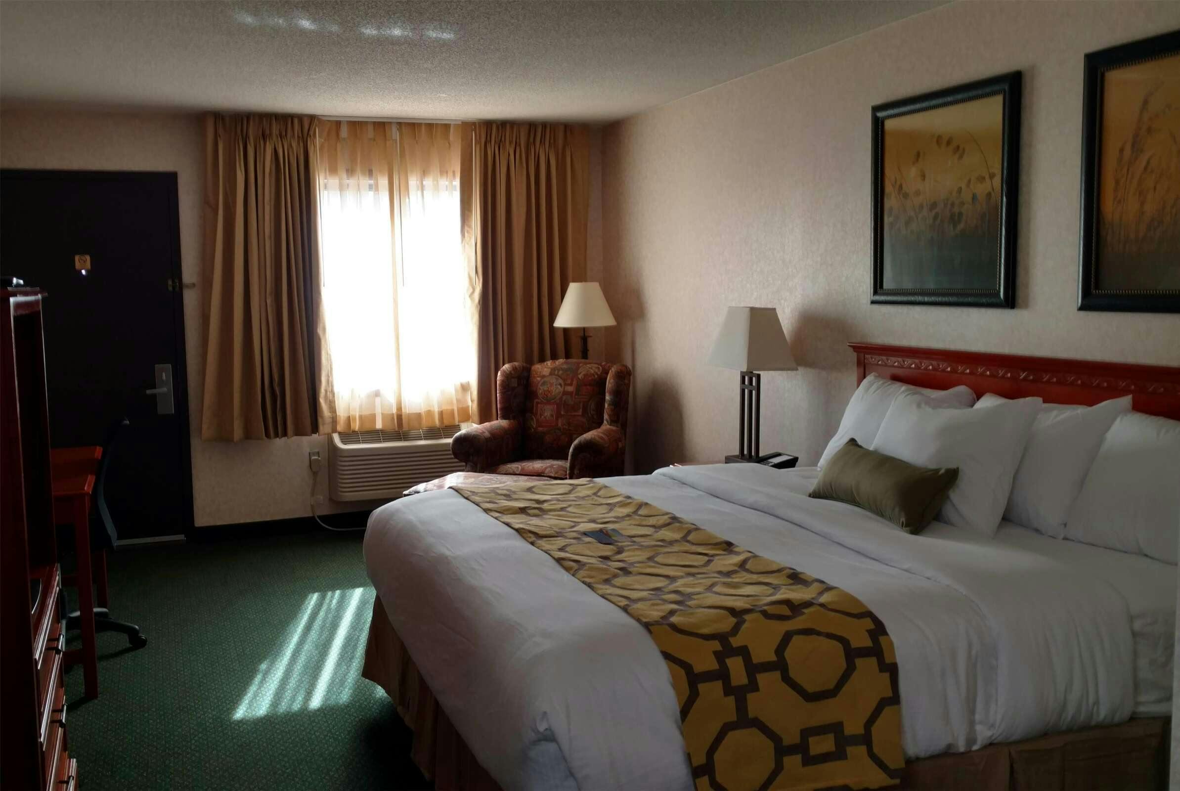 Hotel Baymont by Wyndham Oacoma photo 3