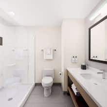 Hotel Garner Hotel Liberty Lake By Ihg photo 2