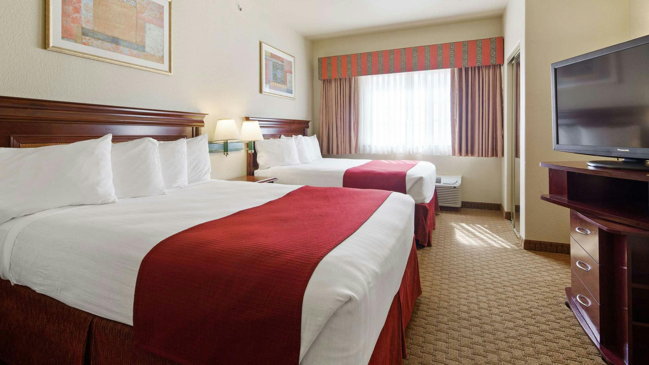 Hotel Sure Stay Plus Hotel By Best Western Quanah photo 3