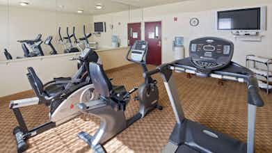 Hotel Sure Stay Plus Hotel By Best Western Quanah photo 5