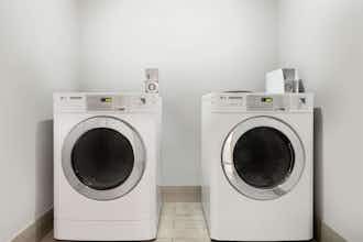 Hotel Glō Best Western Tulsa Catoosa East Route 66 photo 5