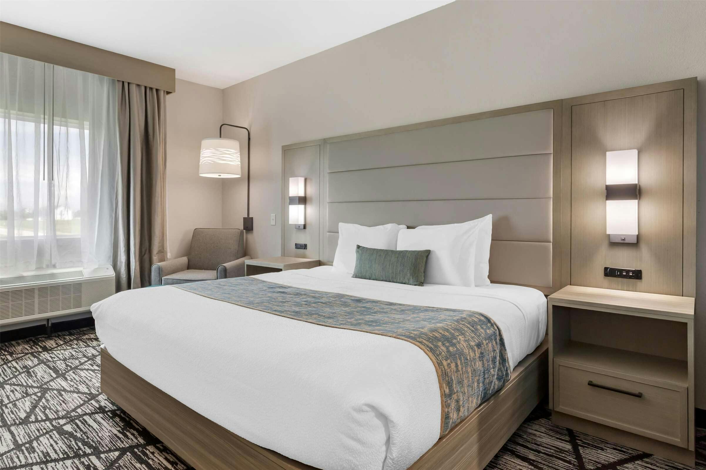 Hotel Best Western Plus Mid County photo 1