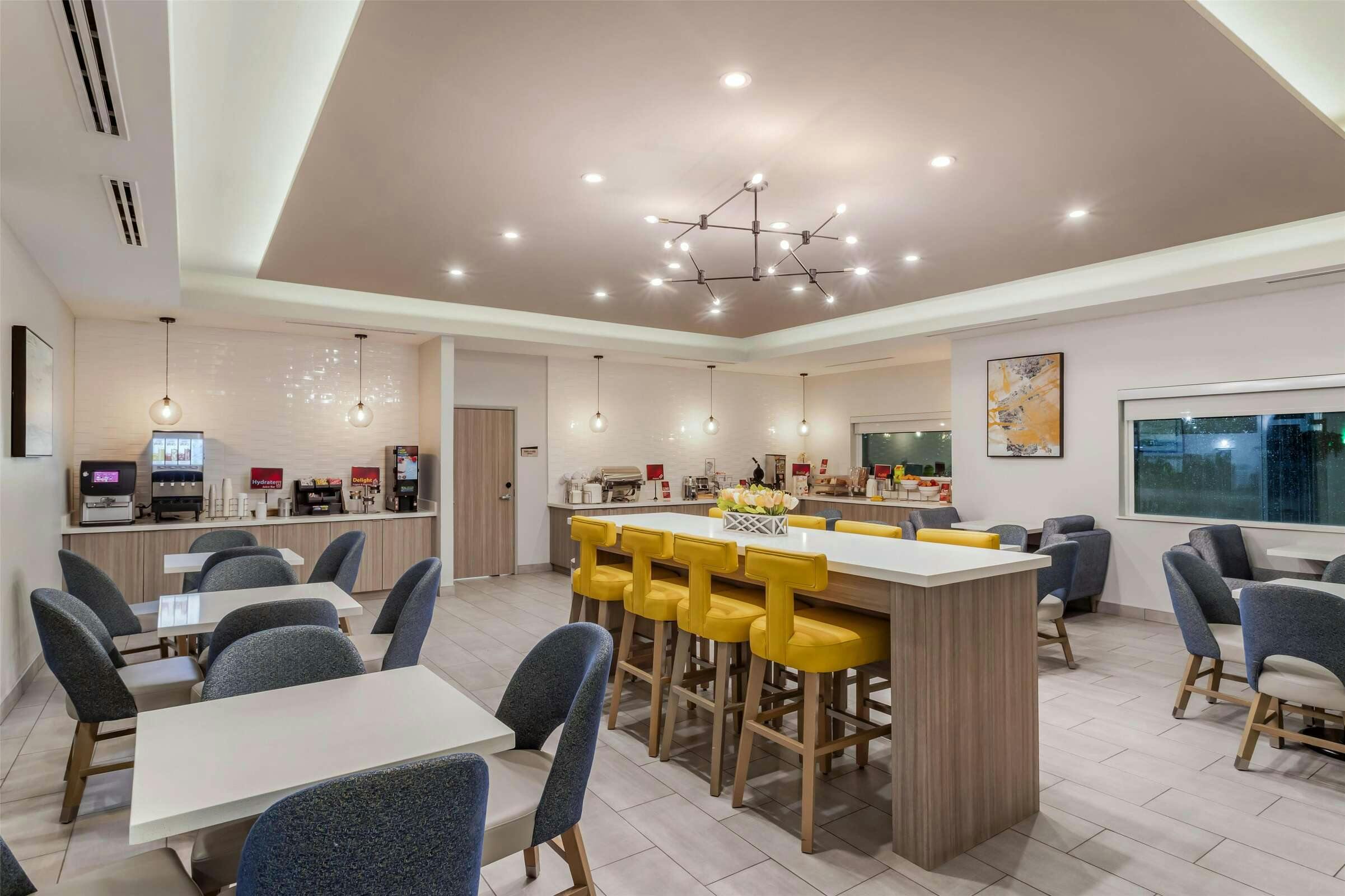 Hotel Best Western Plus Mid County photo 3