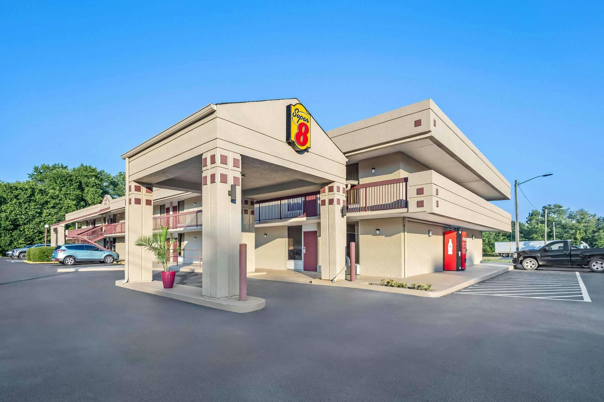 Super 8 Commerce GA