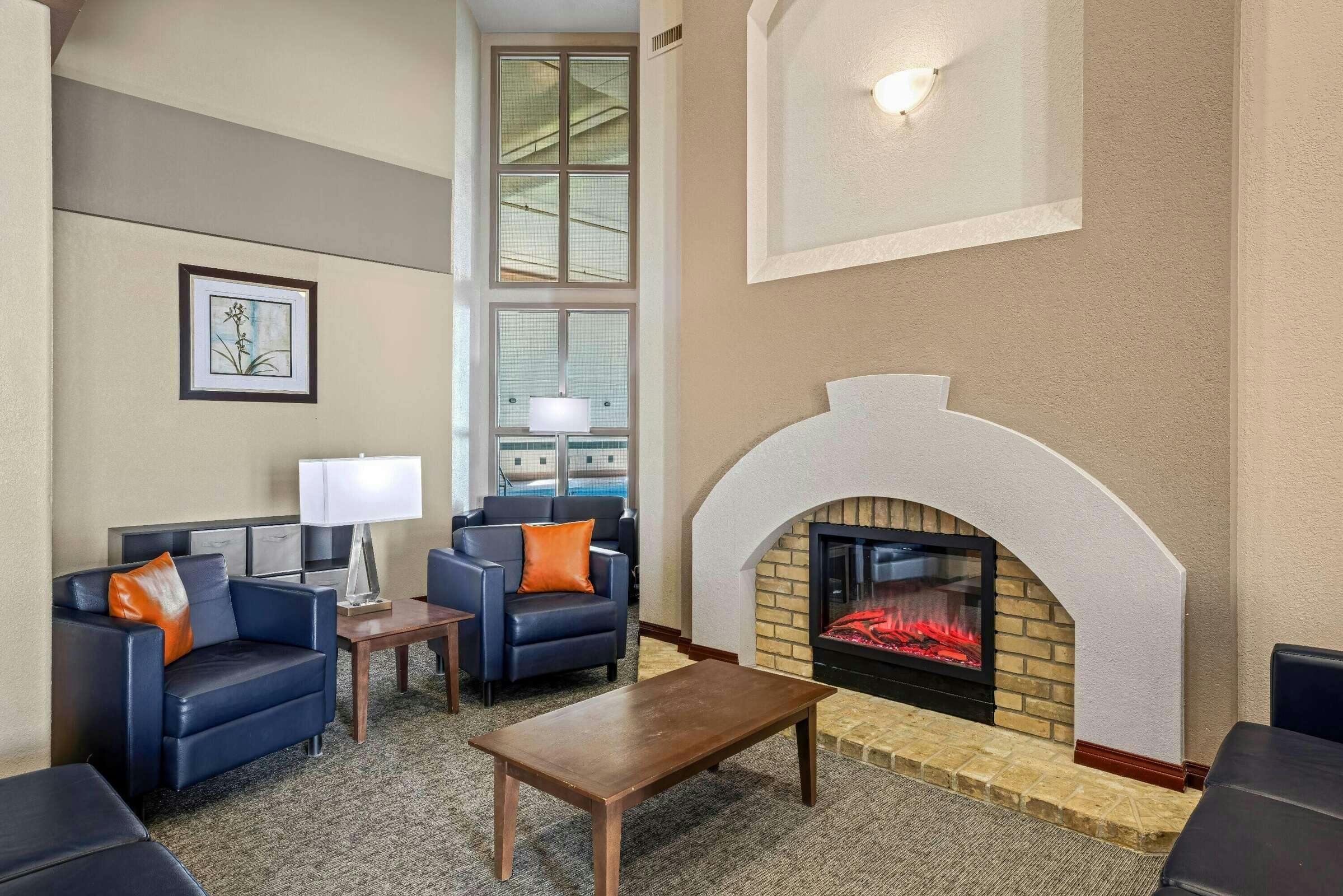 Hotel Days Inn & Suites by Wyndham Winkler photo 3