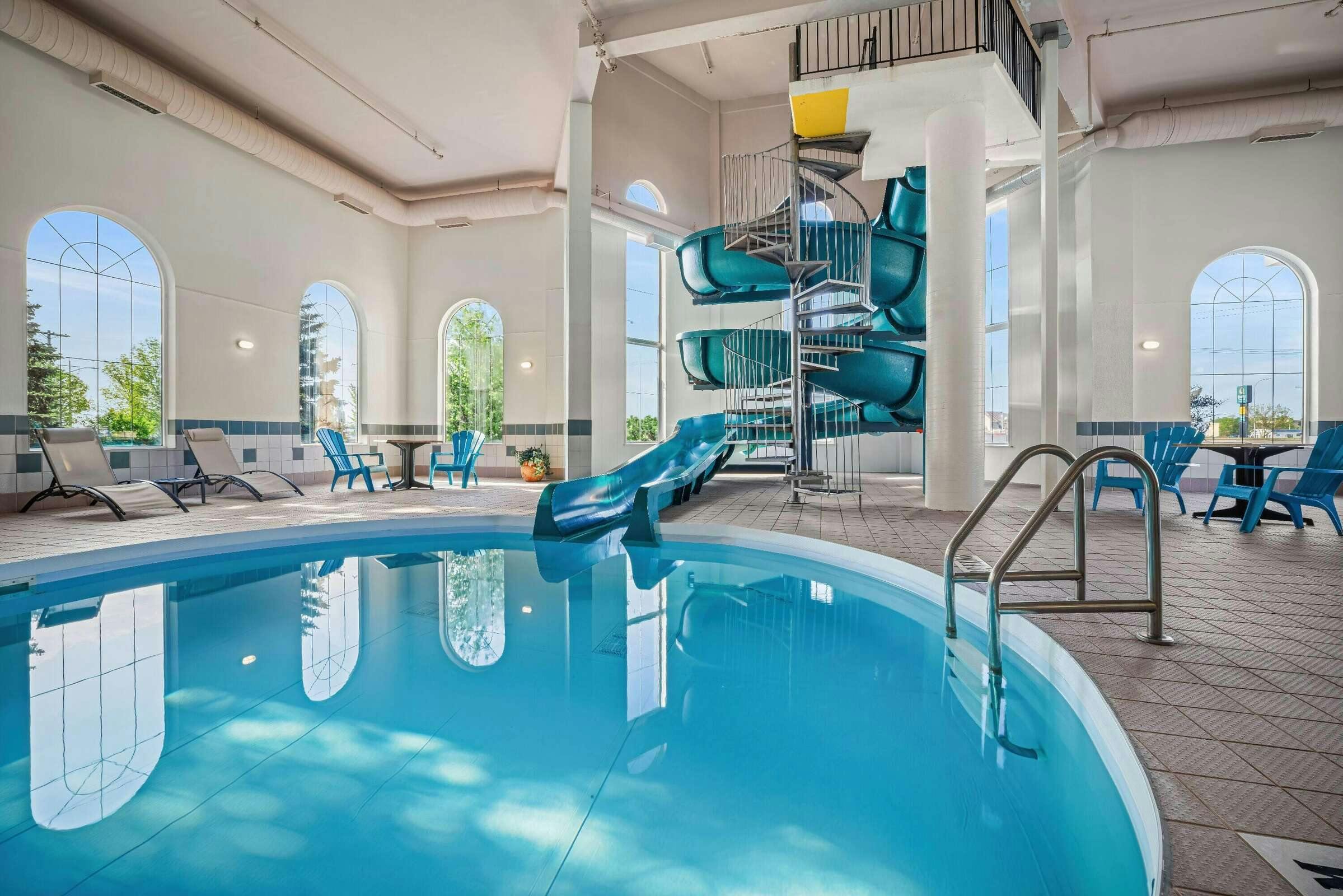 Hotel Days Inn & Suites by Wyndham Winkler photo 5