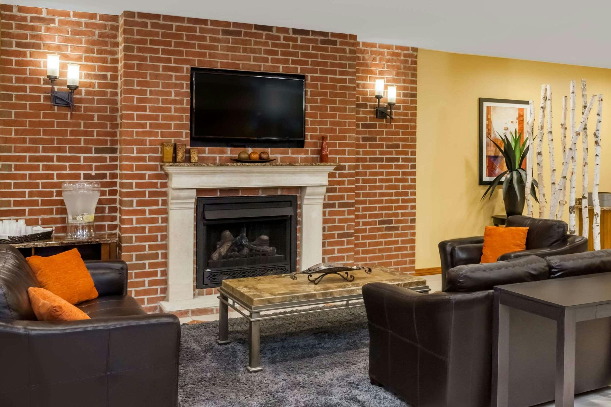 Hotel Microtel Inn & Suites by Wyndham South Bend/At Notre Dame photo 1