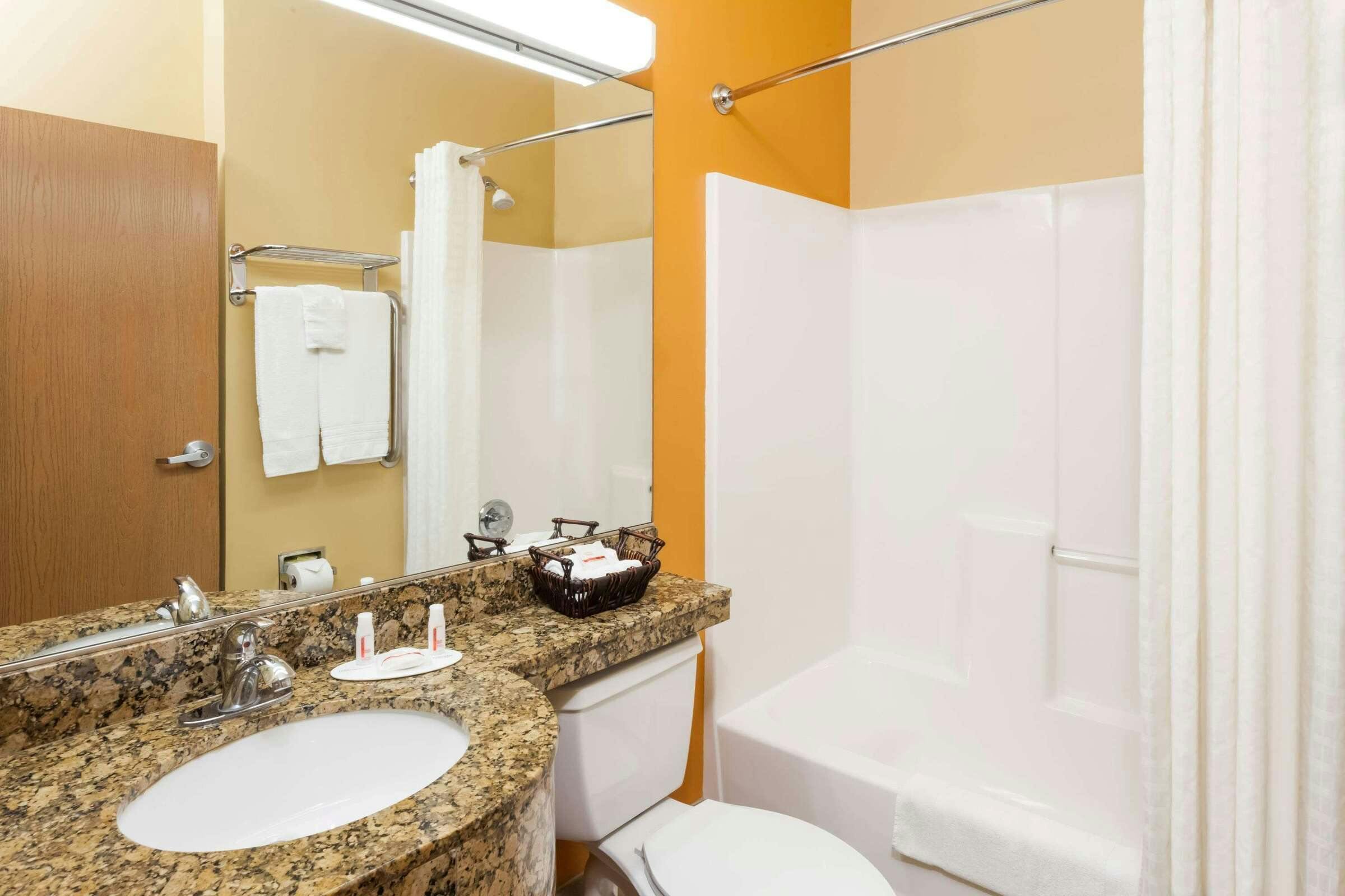 Hotel Microtel Inn & Suites by Wyndham South Bend/At Notre Dame photo 4