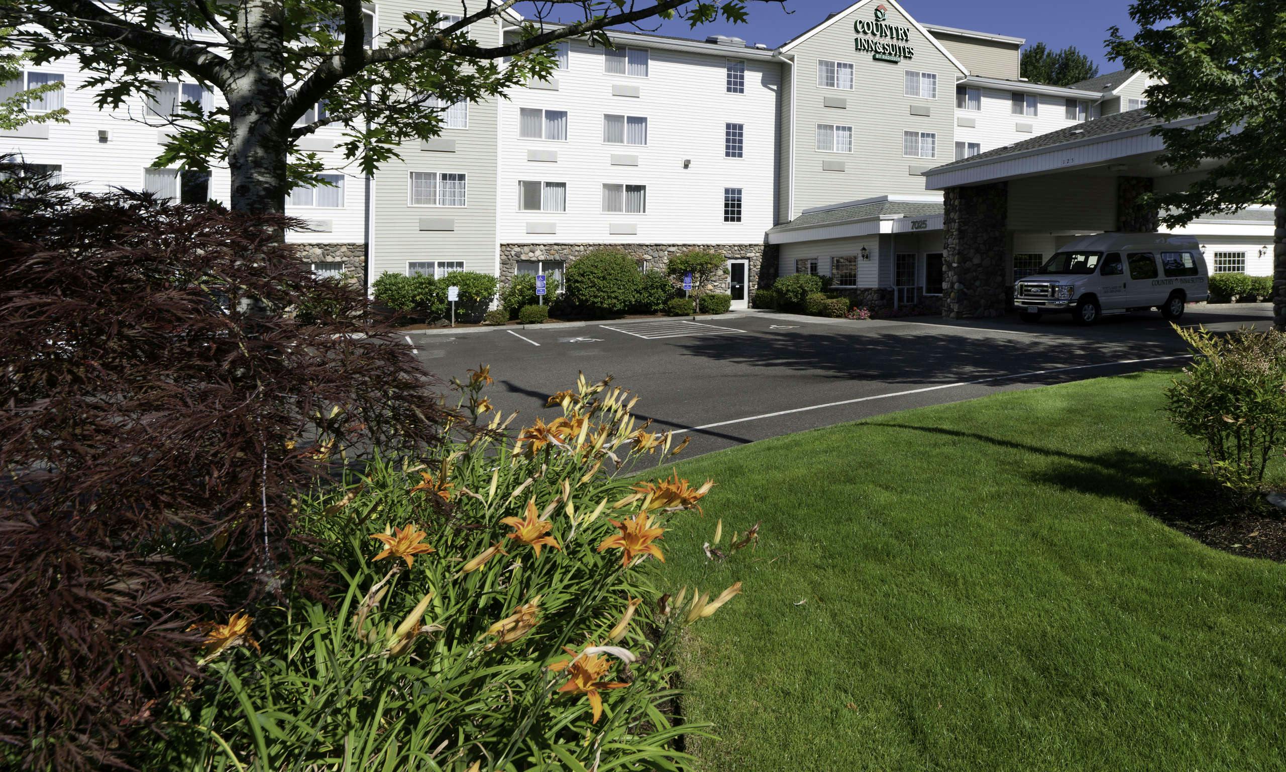 Country Inn & Suites by Radisson, Portland International Airport, OR
