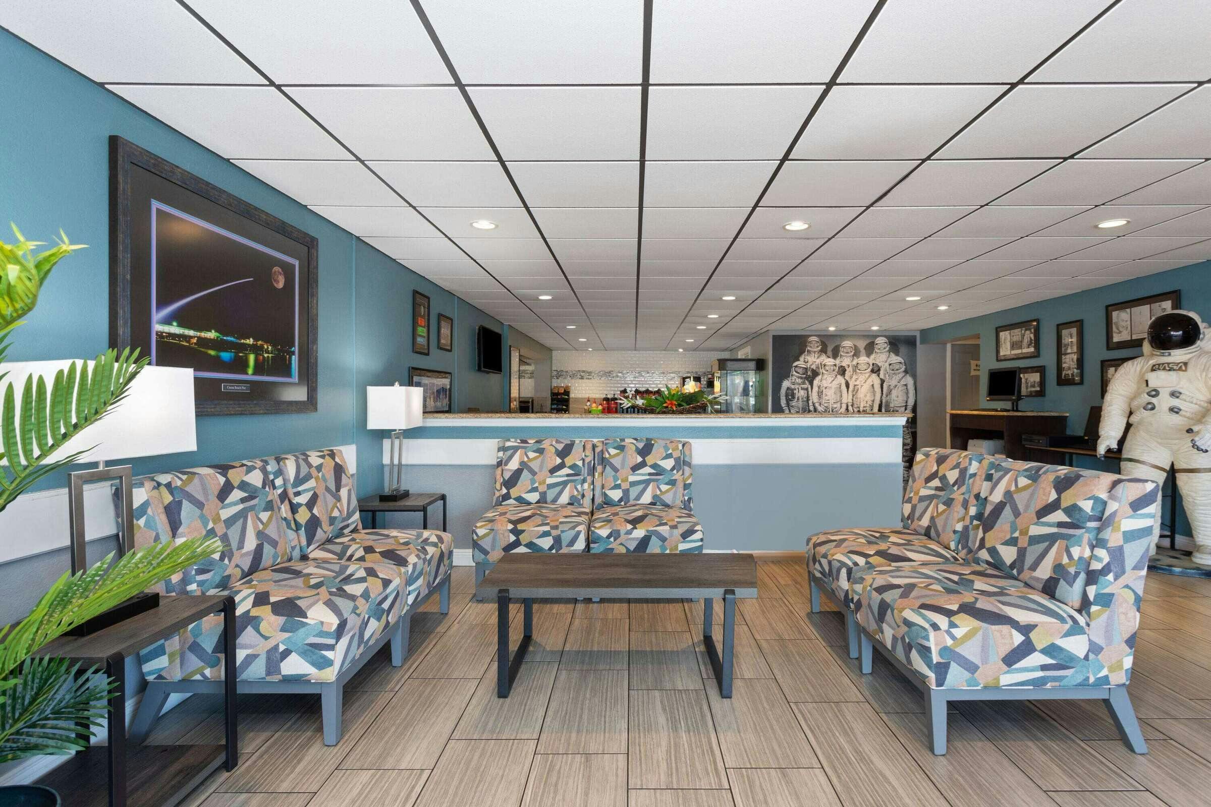 Hotel La Quinta Inn by Wyndham Cocoa Beach-Port Canaveral photo 4