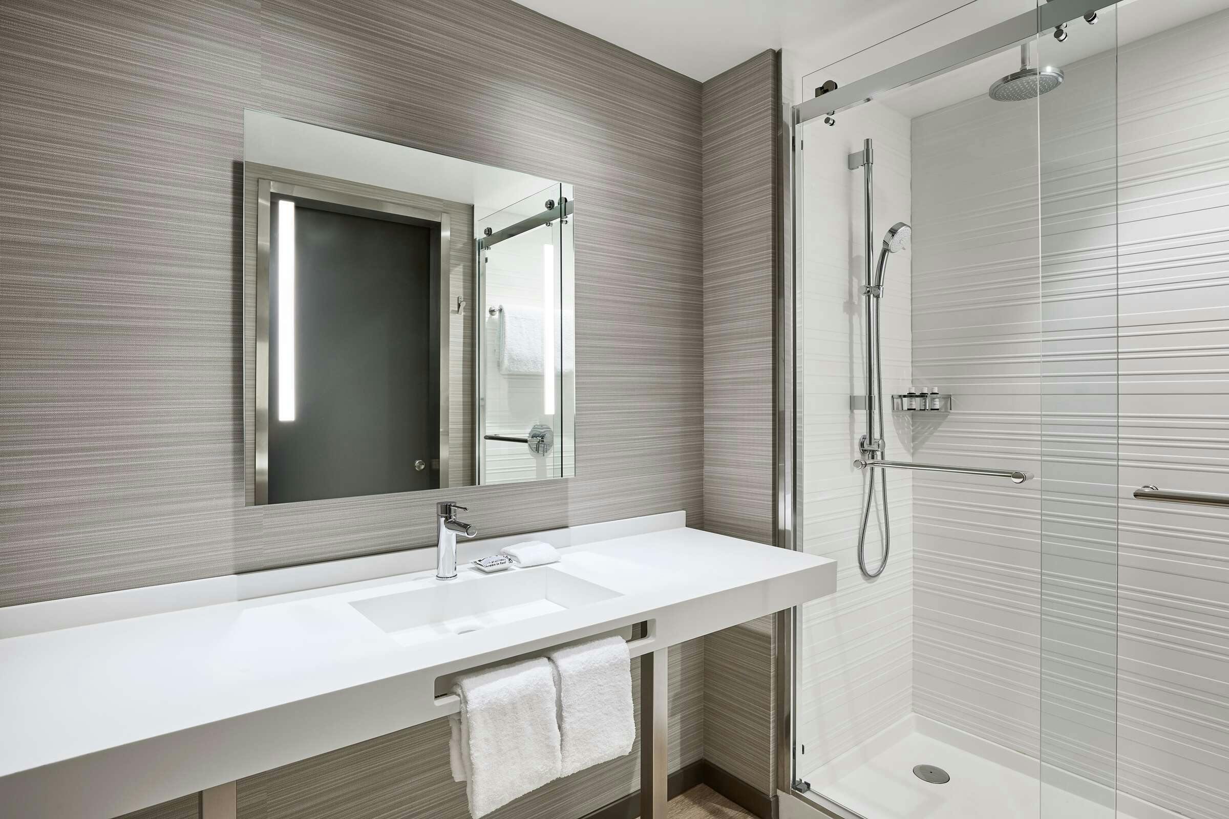 Hotel AC Hotel by Marriott Phoenix Biltmore photo 1