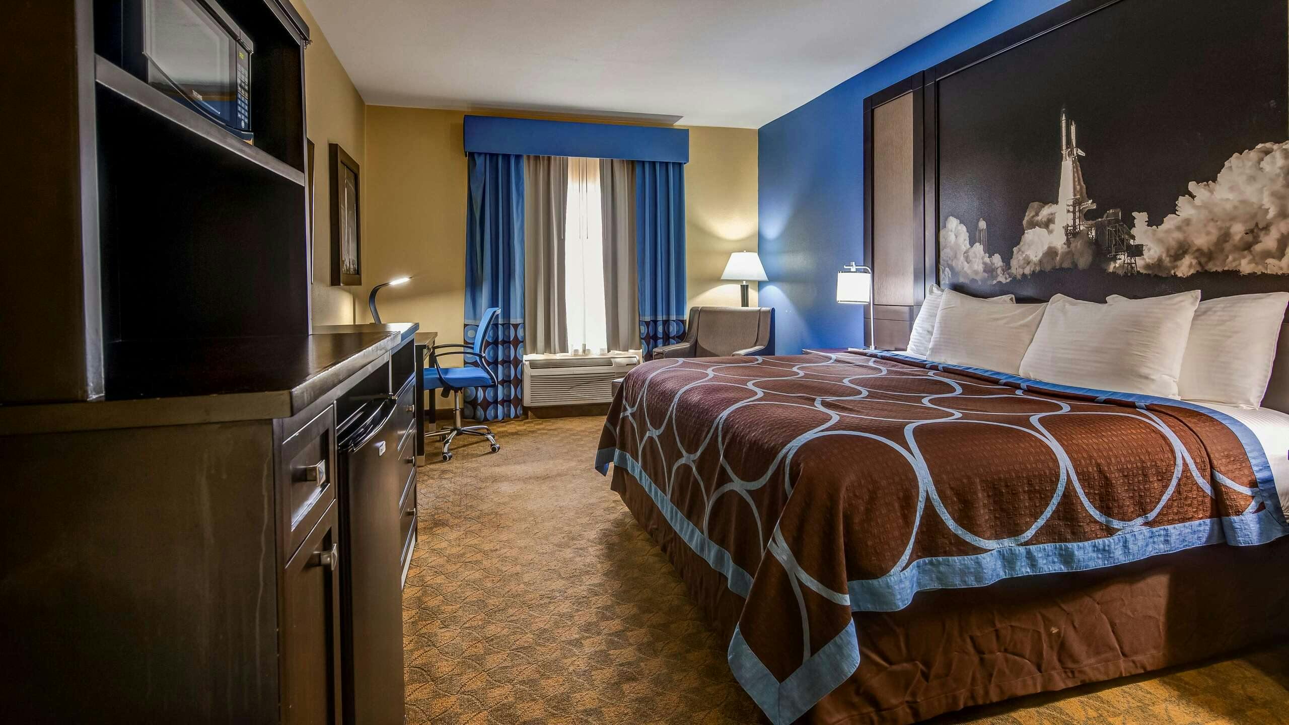 Hotel Sure Stay Plus Hotel By Best Western Alvin photo 4