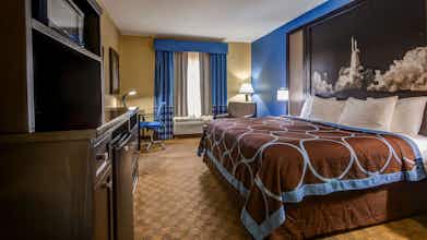 Hotel Sure Stay Plus Hotel By Best Western Alvin photo 4