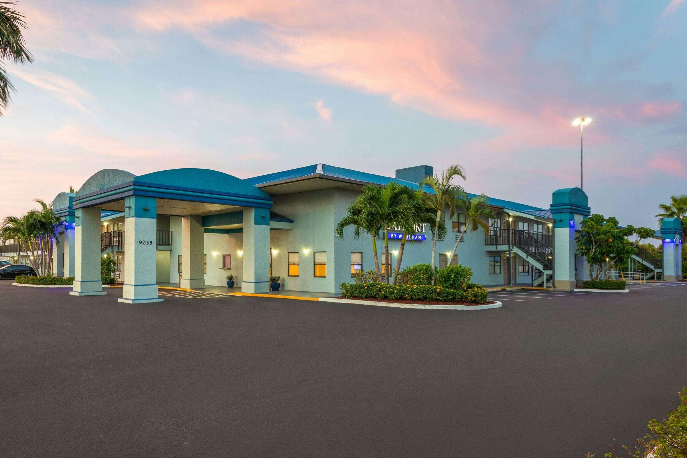 Hotel Baymont by Wyndham Punta Gorda/Port Charlotte photo 2