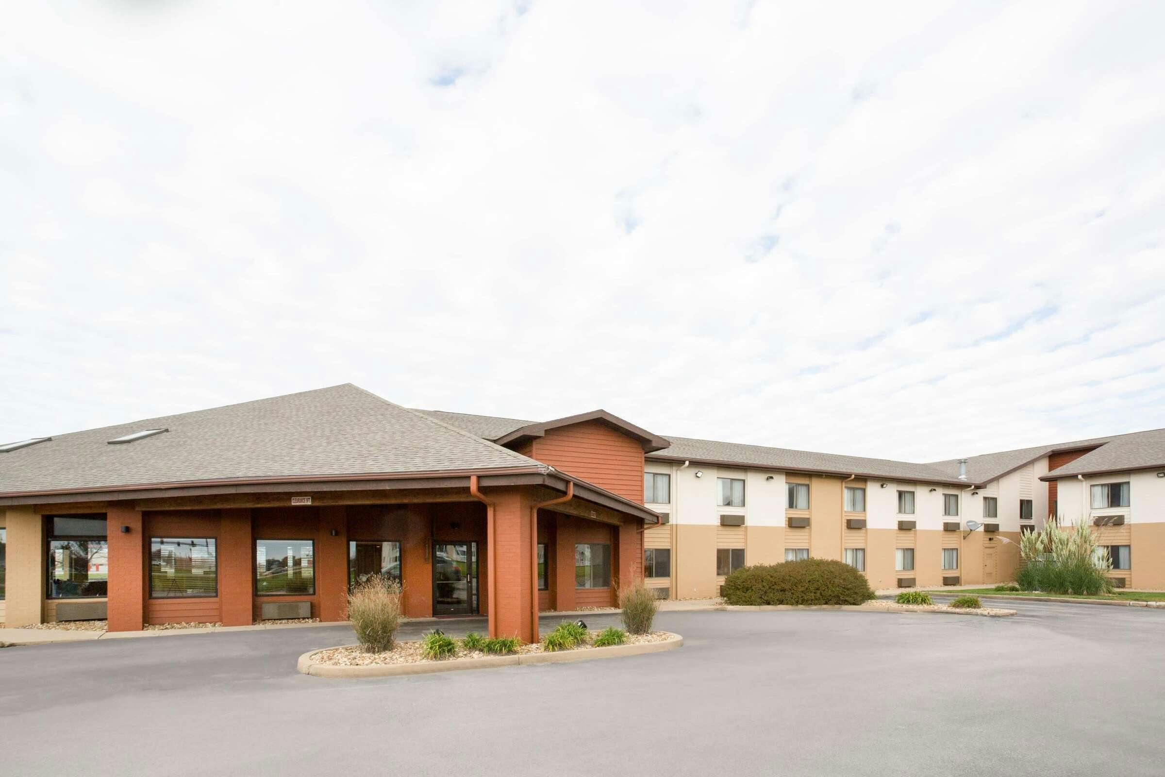 AmericInn by Wyndham Mount Pleasant