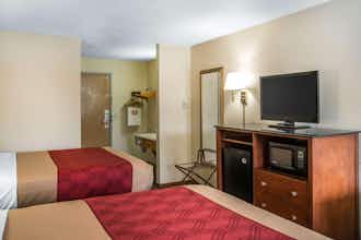Hotel Coratel Inn & Suites By Jasper River Falls photo 2