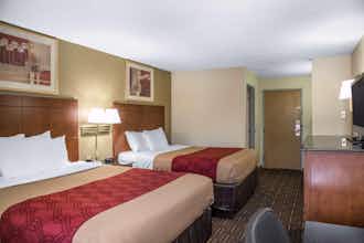 Hotel Coratel Inn & Suites By Jasper River Falls photo 3