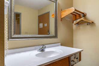 Hotel Coratel Inn & Suites By Jasper River Falls photo 4