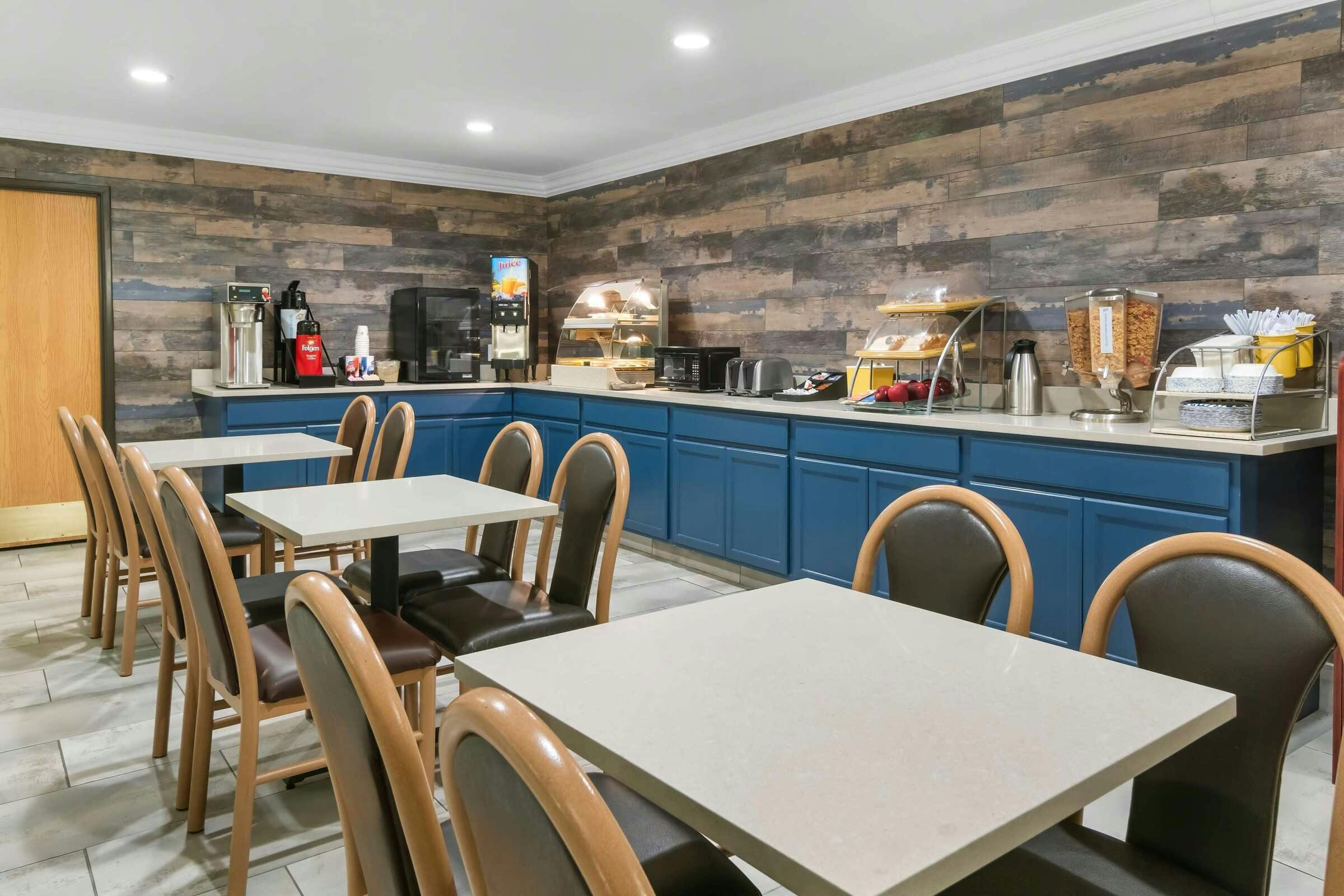 Hotel Sure Stay Plus Hotel By Best Western Benbrook Ft Worth photo 5