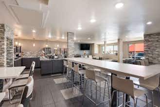 Hotel Sure Stay Plus Hotel By Best Western Coralville Iowa City photo 4