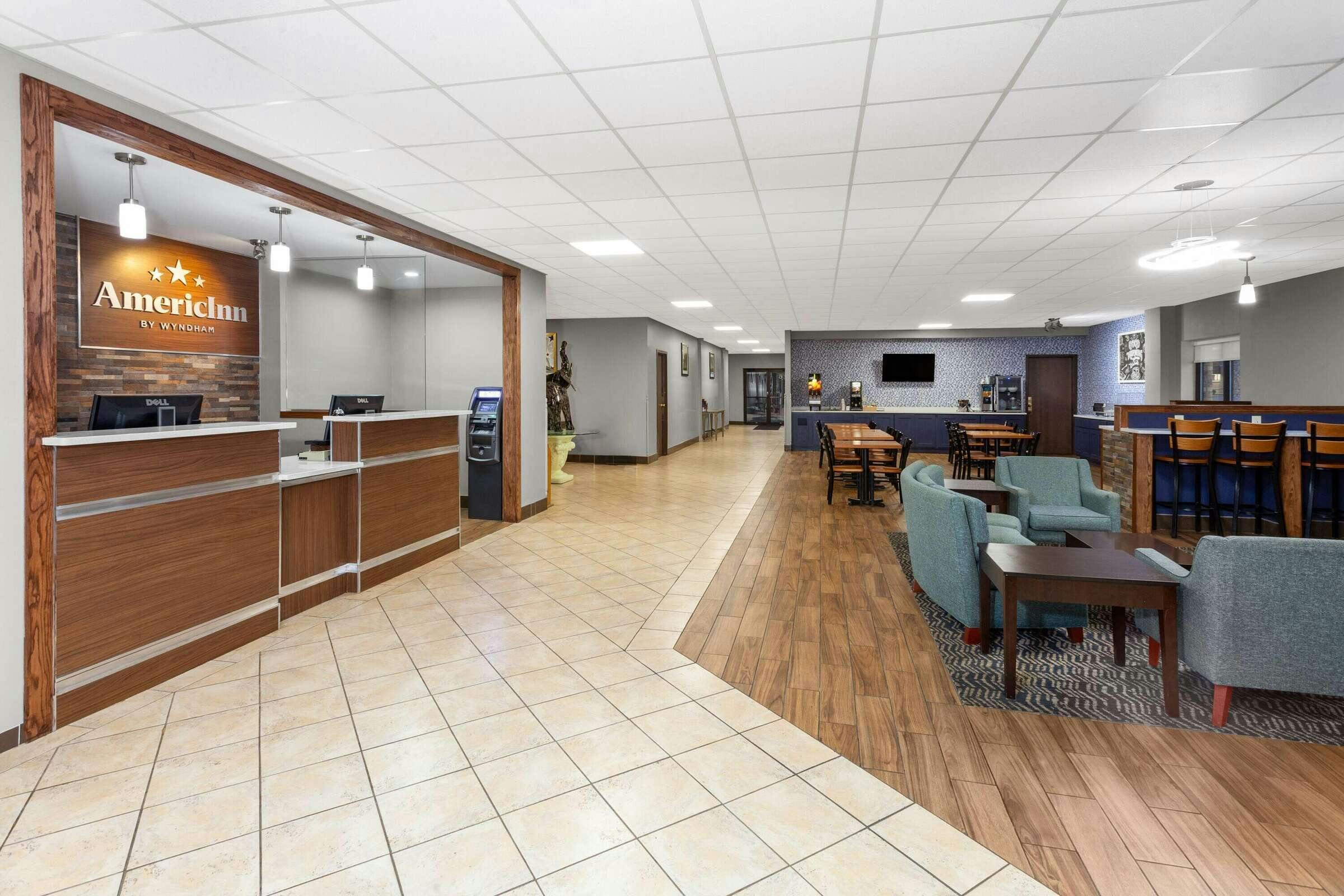 Hotel AmericInn Baraboo Event Center photo 5