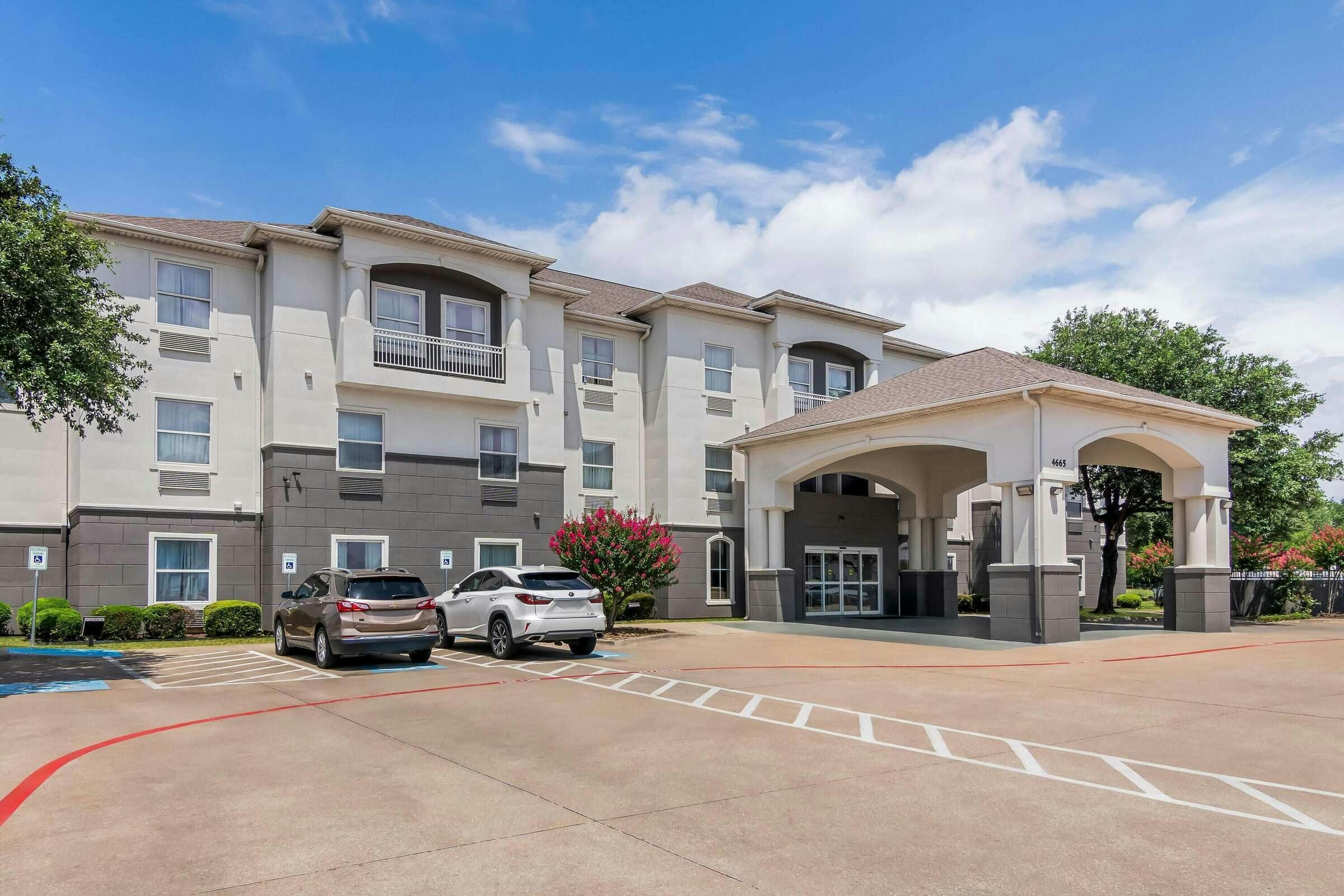 Hotel Super 8 Fort Worth Stockyards photo 1