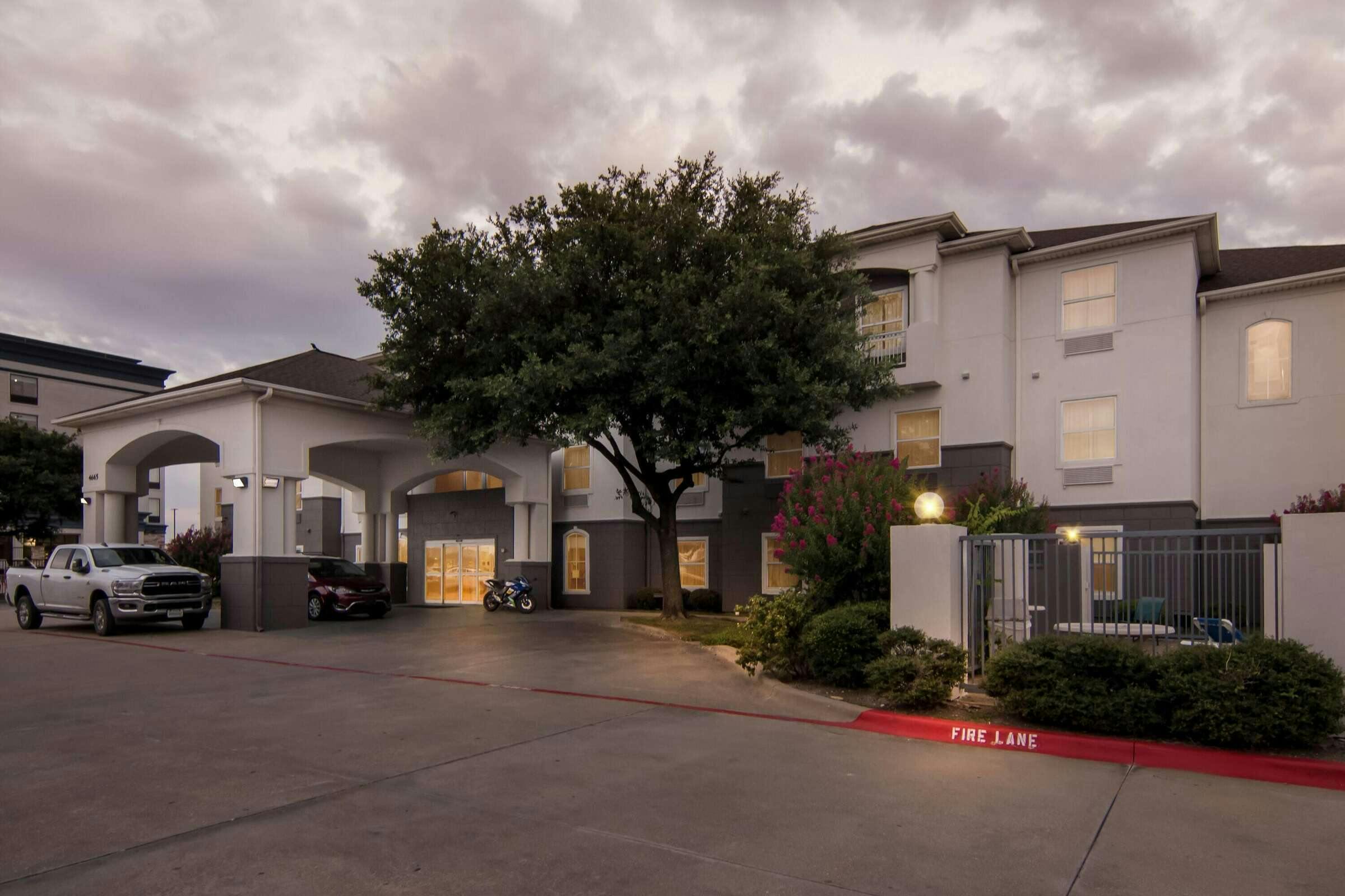 Hotel Super 8 Fort Worth Stockyards photo 3