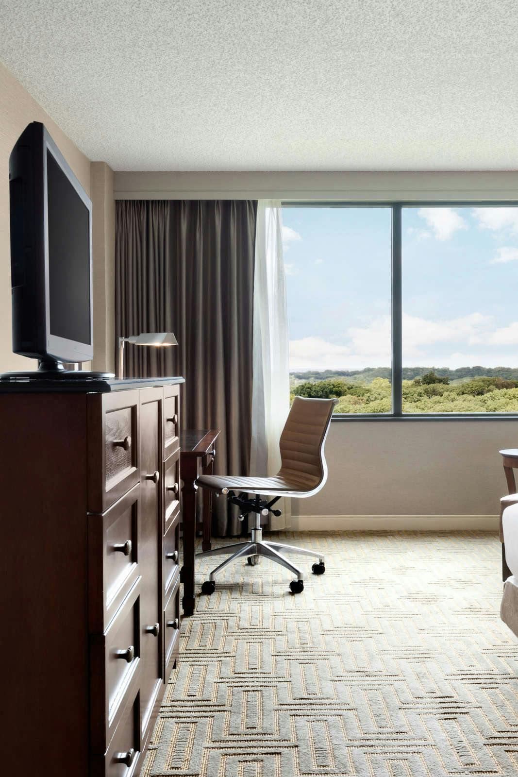 Hotel Hilton East Brunswick Hotel And Executive Meeting Center photo 5