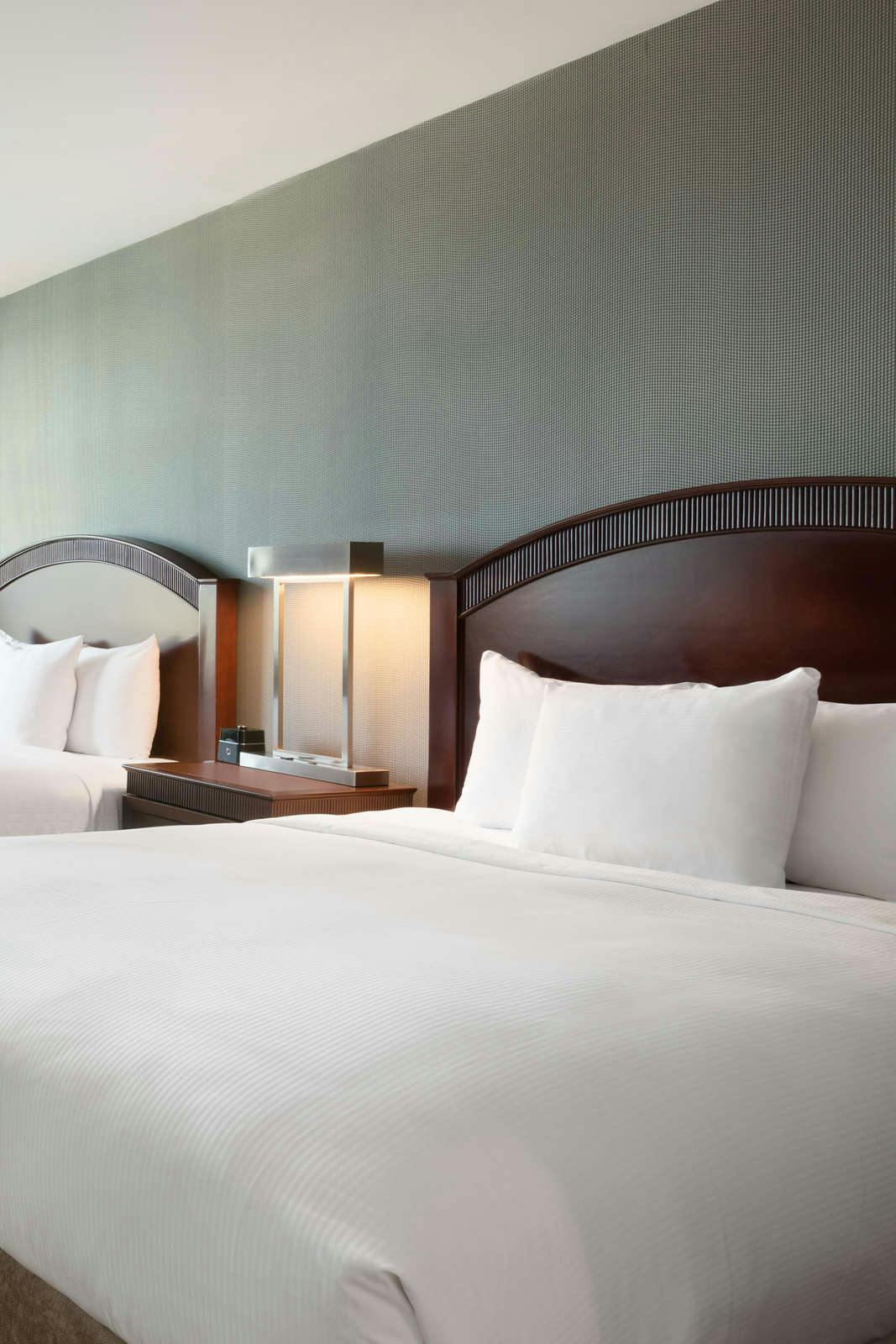 Hotel Hilton East Brunswick Hotel And Executive Meeting Center photo 4