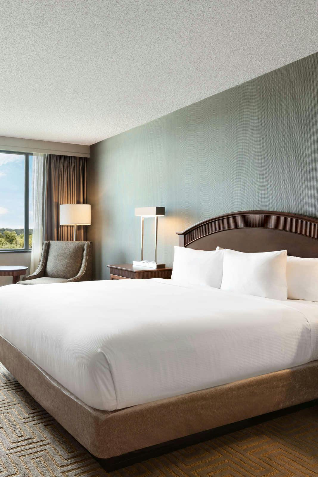 Hotel Hilton East Brunswick Hotel And Executive Meeting Center photo 2