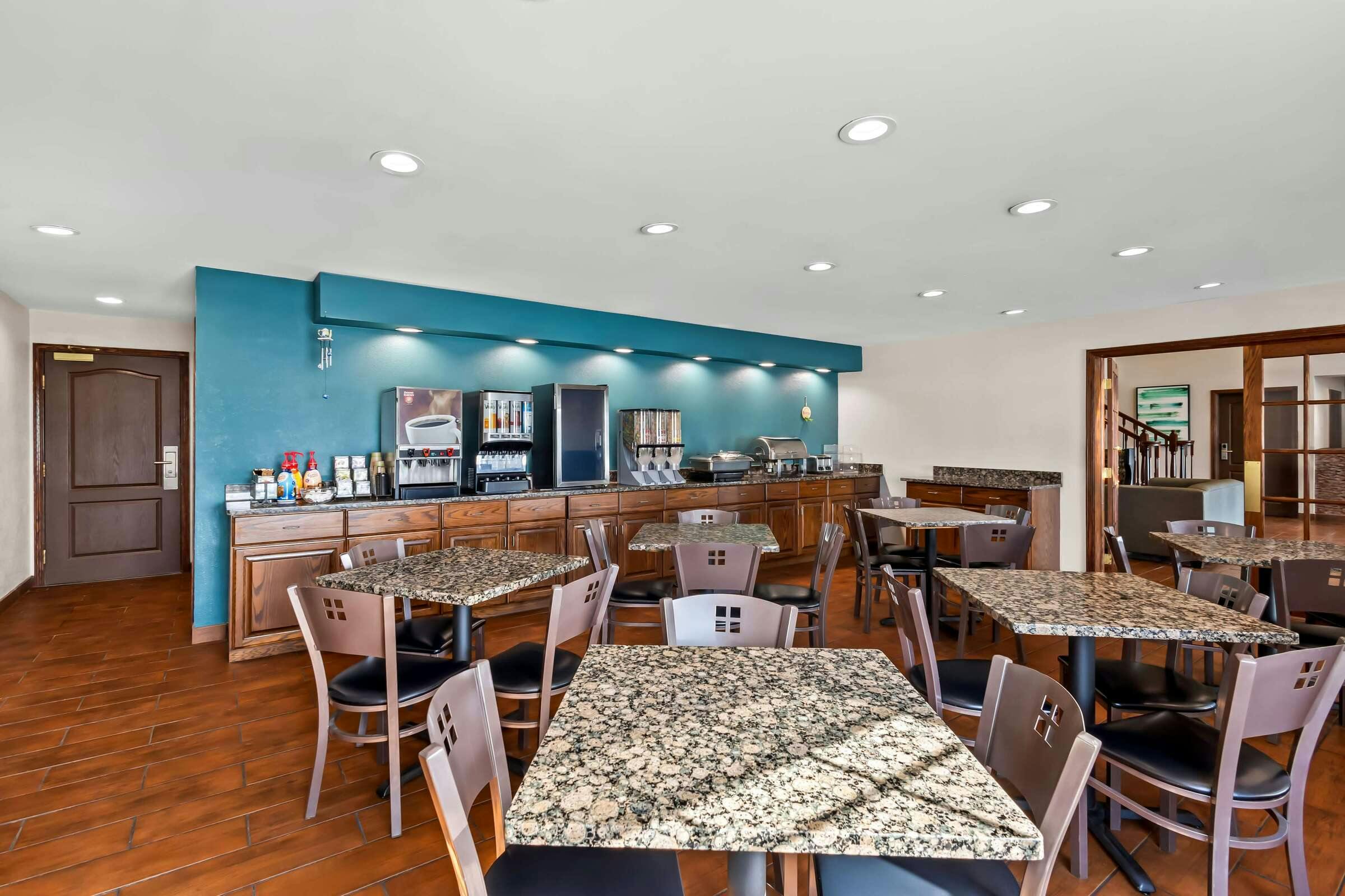 Hotel Best Western Plus Fort Wayne Inn & Suites North photo 3