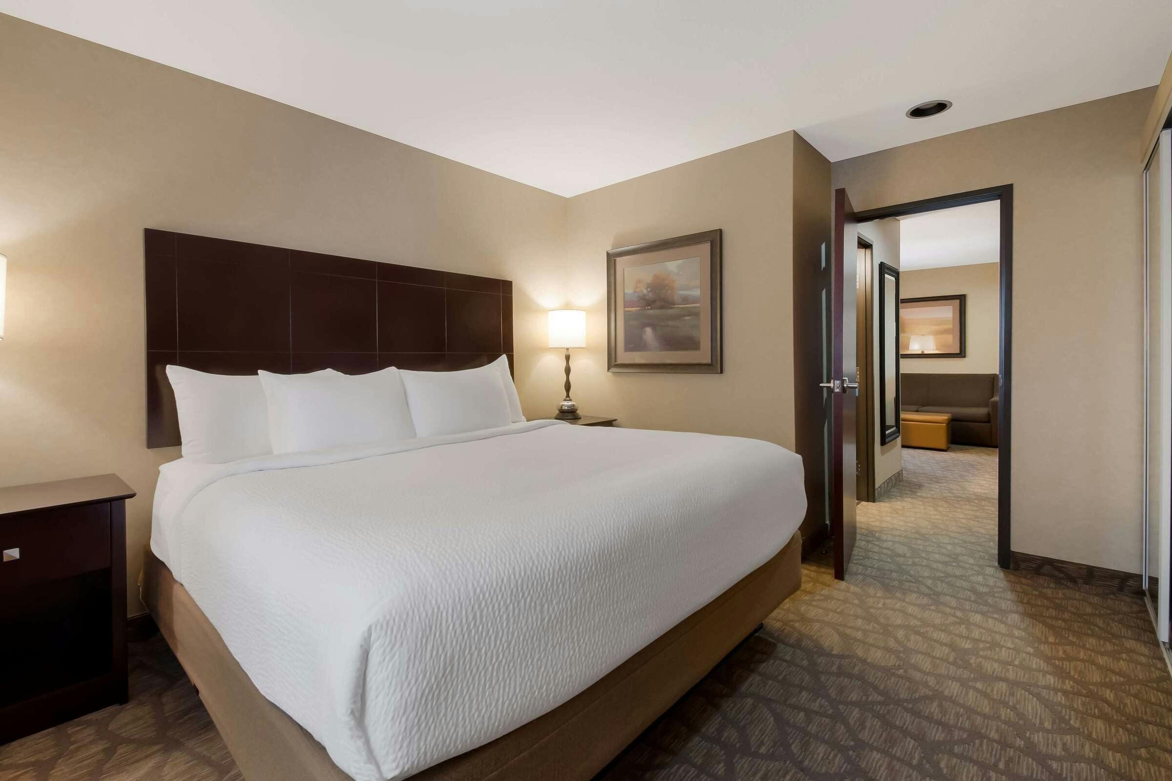 Hotel Best Western University Inn & Suites photo 2