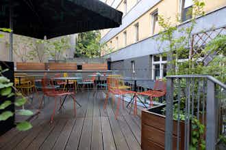 Hotel a&o Köln Neumarkt photo 2