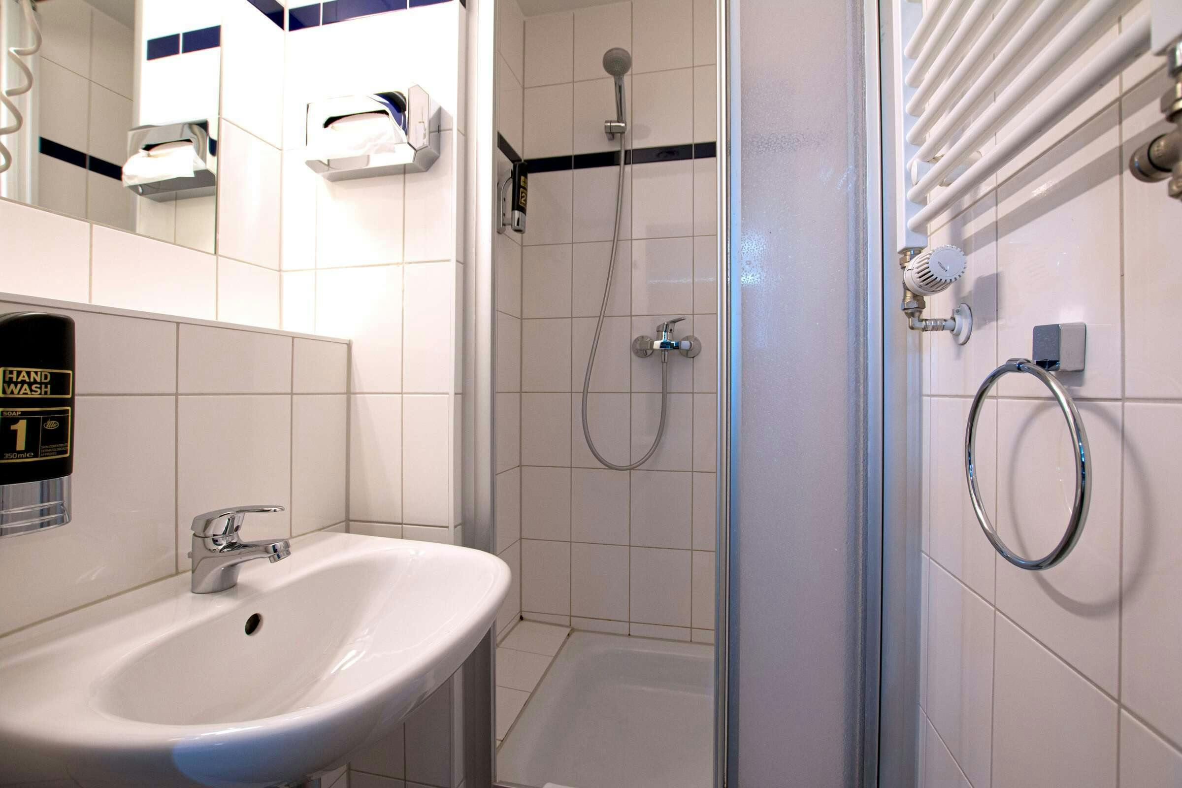 Hotel a&o München Laim photo 4