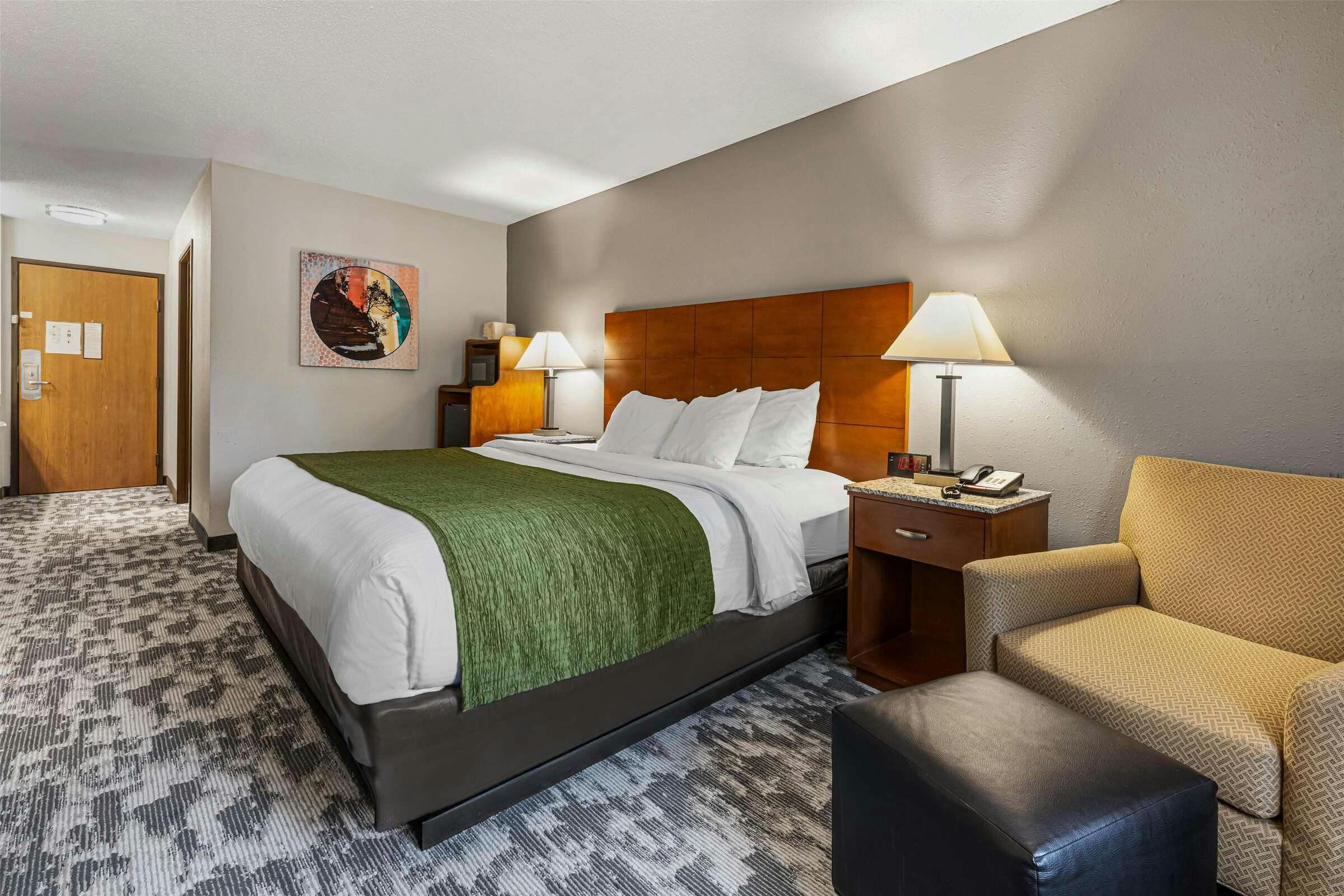 Hotel Best Western Ambassador Inn & Suites photo 1