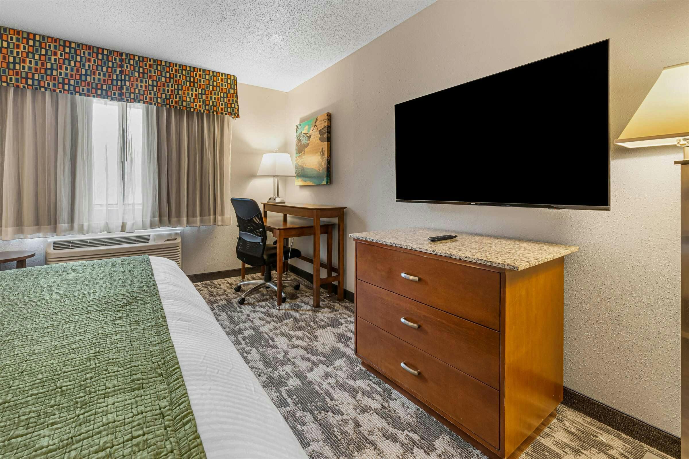 Hotel Best Western Ambassador Inn & Suites photo 2