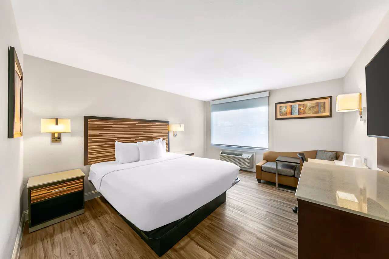 Hotel Quality Inn & Suites Sacramento photo 1