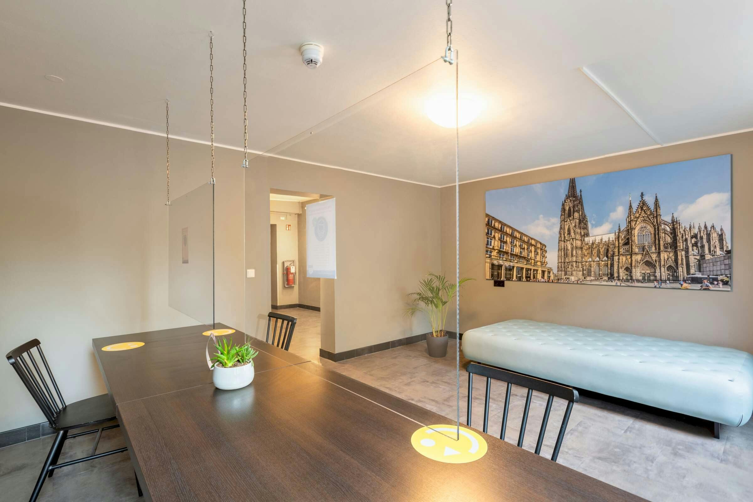 Hotel a&o Köln Hauptbahnhof photo 5