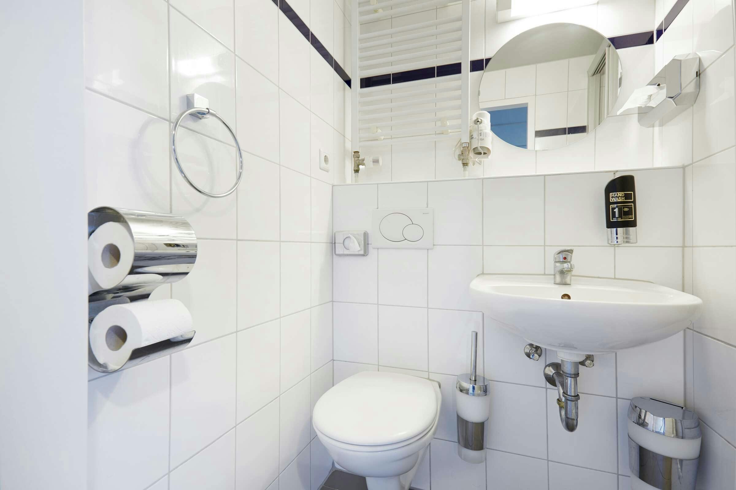 Hotel a&o Düsseldorf Hauptbahnhof photo 3