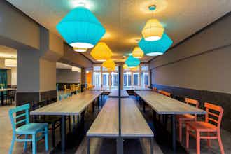 Hotel a&o Düsseldorf Hauptbahnhof photo 2