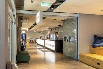 Hotel a&o Frankfurt Ostend photo 1