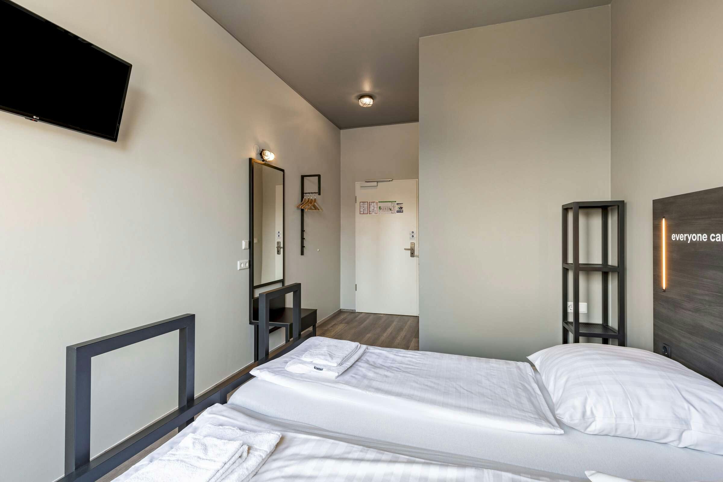 Hotel a&o Aachen Hauptbahnhof photo 2